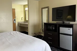 Baymont by Wyndham Evansville North/Haubstadt - Badrum