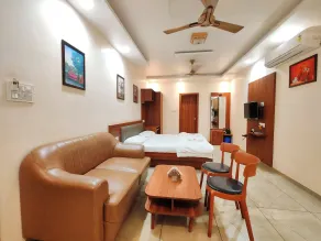 Hotel Meera Regency - Room