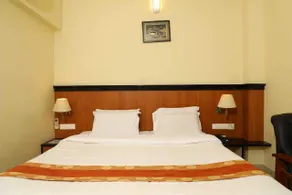 Hotel Shrie Shaanth - Room
