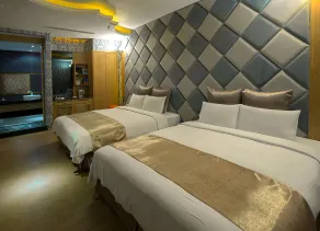 One + One Motel - Room
