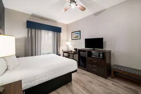 Best Western Plus Lake Dallas Inn & Suites - Værelse