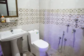 Galaxy Guest House - Bathroom