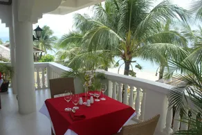 Lanas Beach Resort Carabao Island - Restaurant