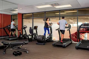 Courtyard by Marriott Calgary South - Salle de remise en forme
