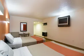 Motel 6-Tampa, FL - Fairgrounds - Room