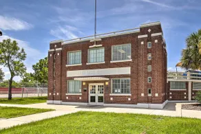 Updated Ybor City House w/ Fenced Yard - Innvendig