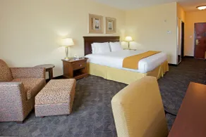 Holiday Inn Express Pearland by IHG - Room