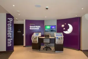 Premier Inn London Edmonton - Reception