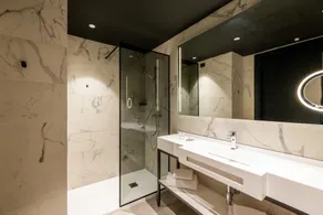 Smart Hotel Central - Bathroom