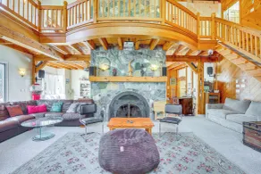 4 Mi to Danbury: Apt w/ Indoor Pool Access - Interiör