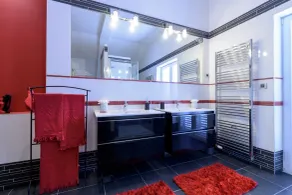 Private Seaside Villa Sleeps 10 with Infinity Pool - Bathroom