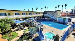 Quality Inn & Suites Anaheim at the Park - Piscine