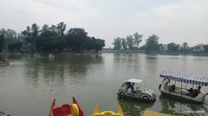 Karna Lake Tourist Resort - Außenbereich