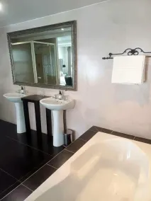 Thyme Wellness Spa and Guesthouse - Bathroom