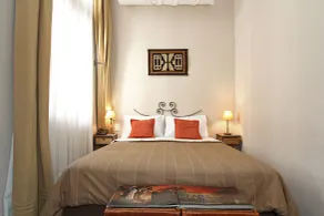 A Hotel - Zimmer