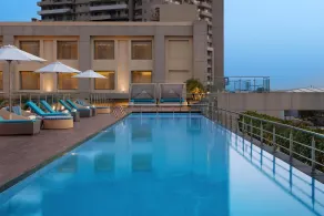 DoubleTree by Hilton Agra - Pool