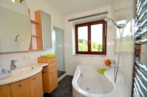 Foxes Mountain View by Z-K-H Rentals - Baño