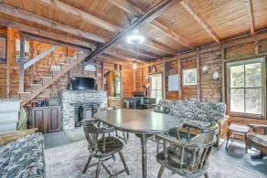 Peaceful Lakefront Maine Cabin w/ Sunset Views - Innenbereich