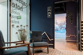 Capsule Hotel - Zurich Airport - Sitzecke in der Lobby