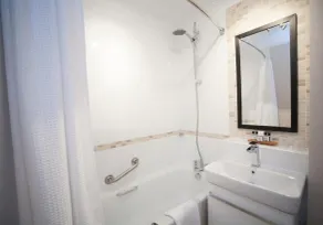 The White Swan - Bathroom