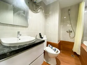 Simply Look And Comfort 1Br Vasanta Innopark Apartment - Bathroom