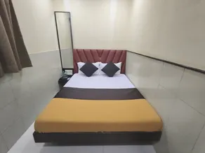 Hotel Triton Sion - Near US Embassy - Hotel Near BKC - Chambre