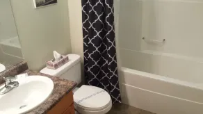 The Charles M Suites - Bad