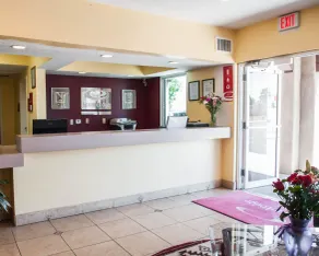Econo Lodge Albuquerque Old Town - Lobby