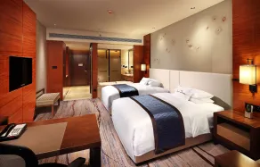 DoubleTree by Hilton Guangzhou Science City-Free Shuttle Bus Service During Canton Fair Period - Room