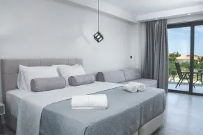 Dionisos Luxury Suites - Vue de la chambre