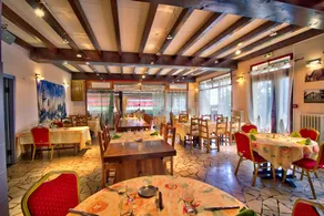 Logis Hôtel Restaurant Le Chalet du Mont Roland - Restaurant