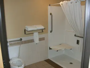 AmericInn by Wyndham Aberdeen Event Center - Salle de bain