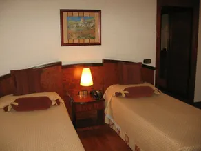 ALEGRIA President - Room