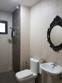 The Executive Seaview 2 at Icon Residence - Baño