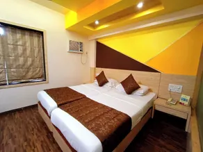 Rajhans Hotel - Room