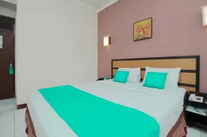 Hotel Lestari Near Lippo Plaza Mall Jember - Room