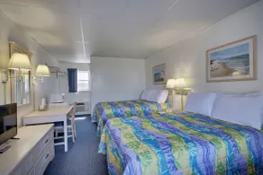 Thunderbird Beach Motel - Room
