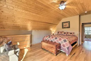 Family Blue Ridge Gem w/ Hot Tub! 1/2 Mi to River - Interiör