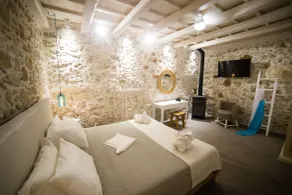 AC Homes Alice - Room
