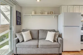 Coastal Hampton Condo: Walk to North Beach! - Interior