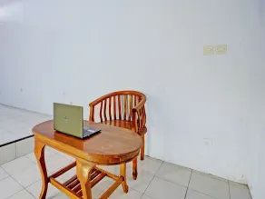 OYO Life 92937 Kost Putri Sarkara Syariah - Reception