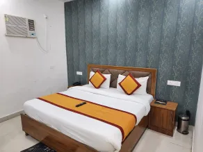Frolic Hotel Near Sec 52 Noida Metro Station - Værelse