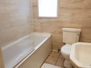Sunnyside Holiday Apartment 1 - Bathroom
