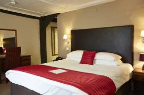 Bull Hotel by Greene King Inns - Habitación