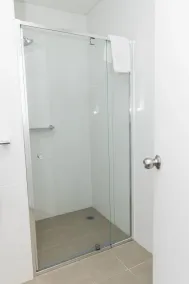 Lakeview Hotel Motel - Bathroom