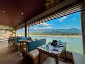 The Neeraj Ganga Rajmahal Wellness With Ganga View - Ristorante