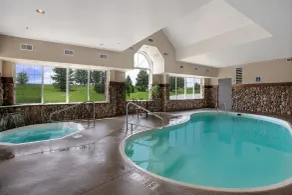 Microtel Inn & Suites by Wyndham Bozeman - Piscina