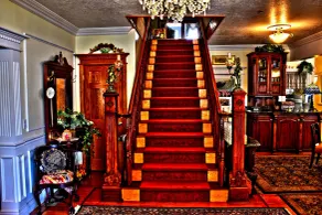 Big Yellow Inn - Hall