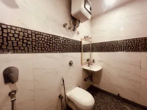 Hotel Lagoona and Banquet Hall - Bathroom