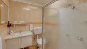 Gunsynd Motor Inn - Baño